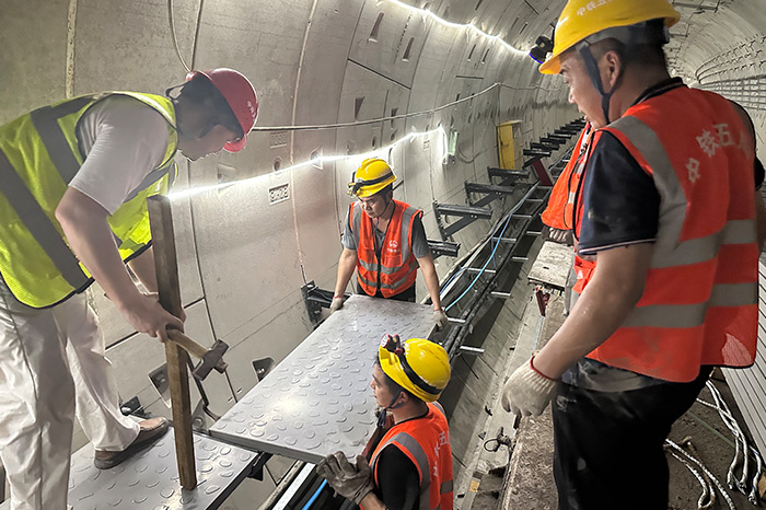 疏散平台安装现场2