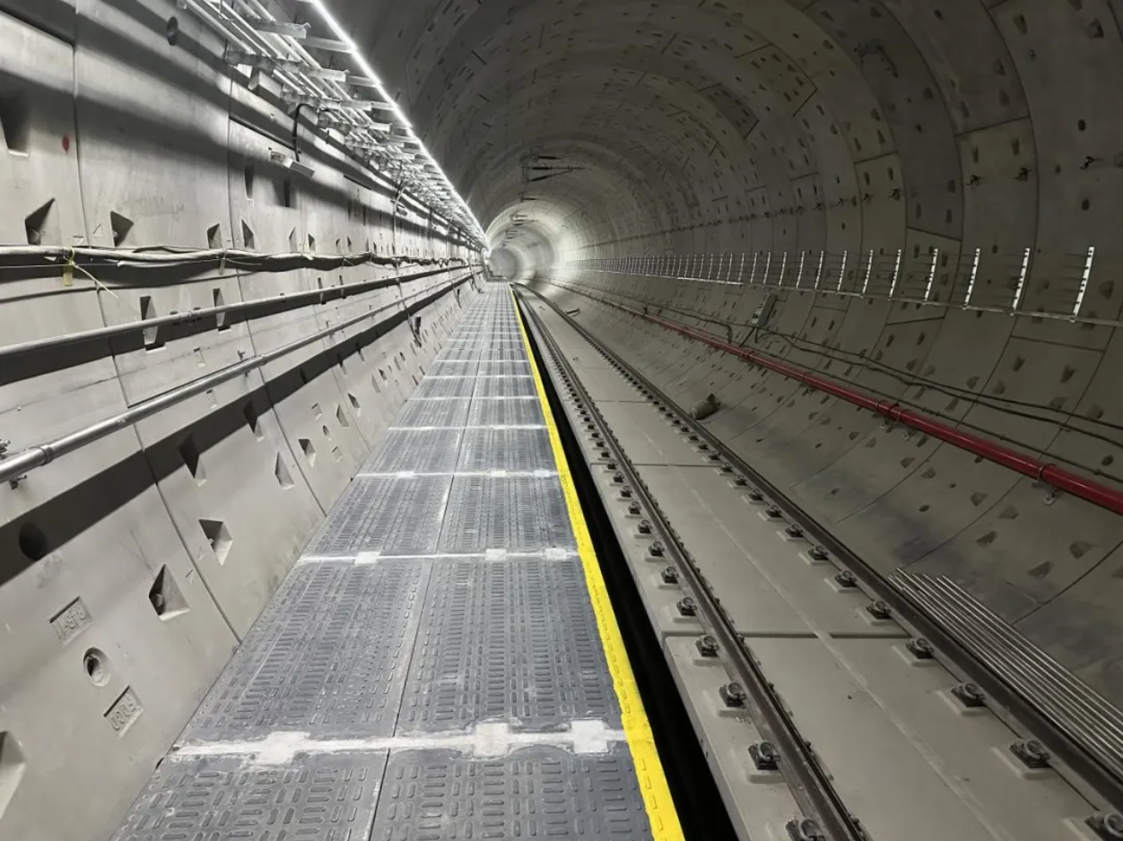 成都市地铁18号线三期施工现场2